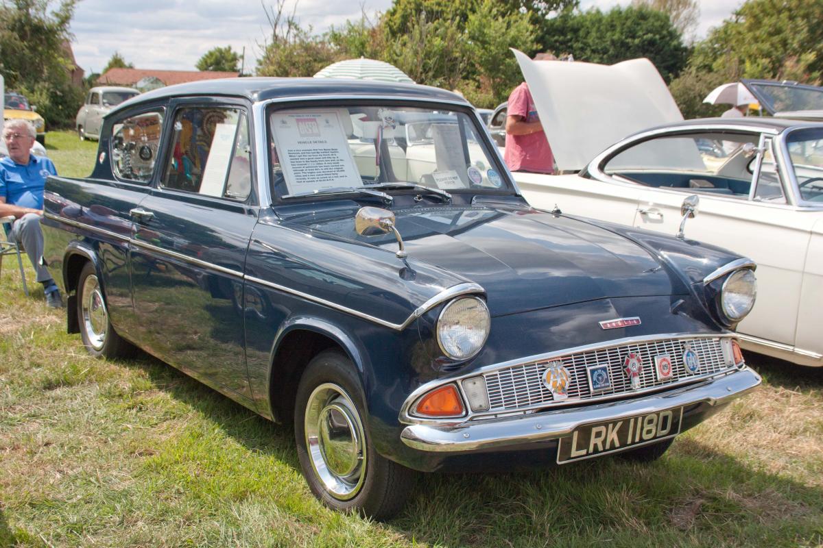 West Bergholt Classic Car Show - AutoShite - Autoshite