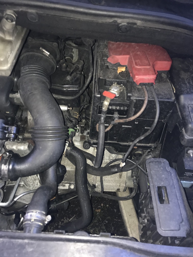 Citroen C4 Picasso 1.6 HDi - missing pipe = smell in cabin? - AutoShite