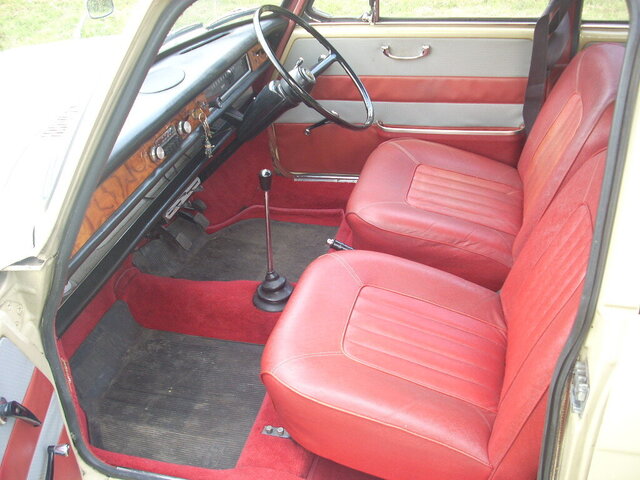 1860857189_DHK810Bfrontseats3.thumb.JPG.6220846fe994fc13f8a5812a9160c4c7.JPG
