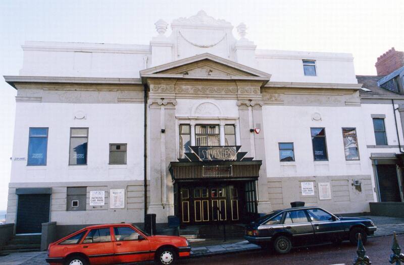 Nightclub-in-Whitley-Bay-circa-1990s.thumb.jpg.8f6ed9202e857774cdf40120cca280f7.jpg