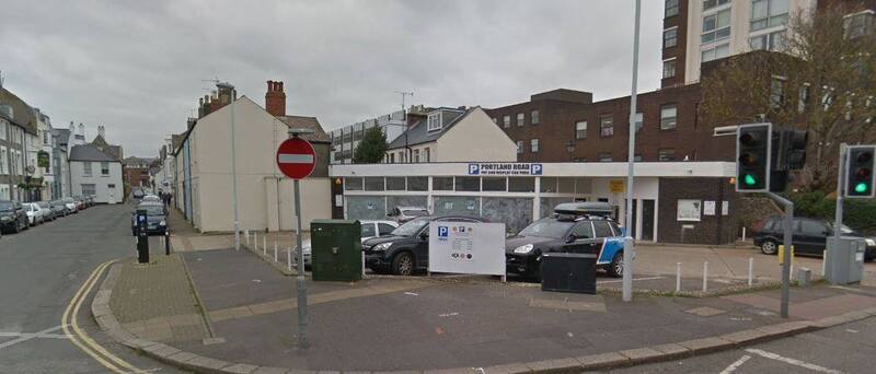 RenaultGarage.thumb.JPG.2eed3302b6a03cc2bcd3782970ecfac3.JPG