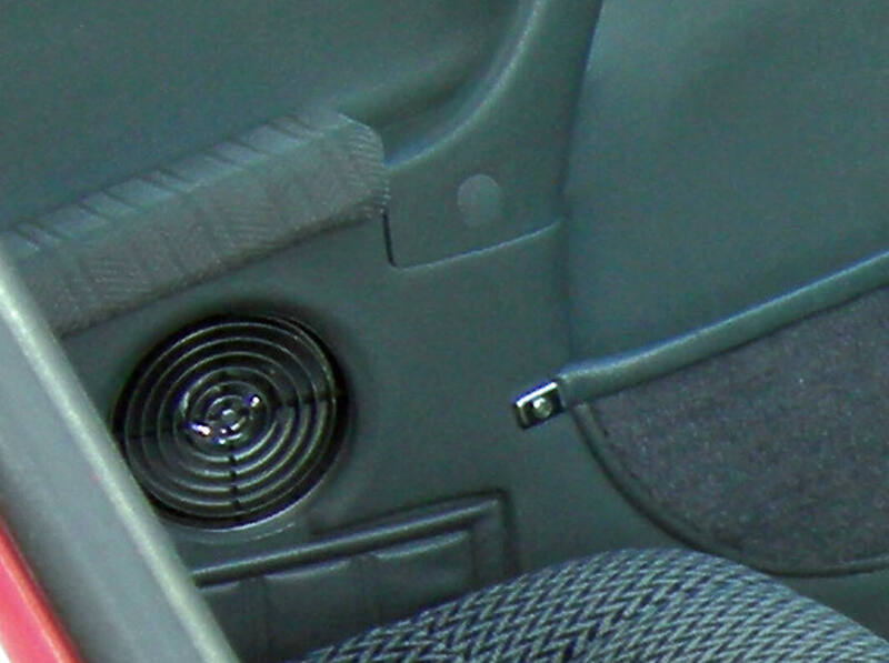 DSCN6056 crop speaker grill.jpg