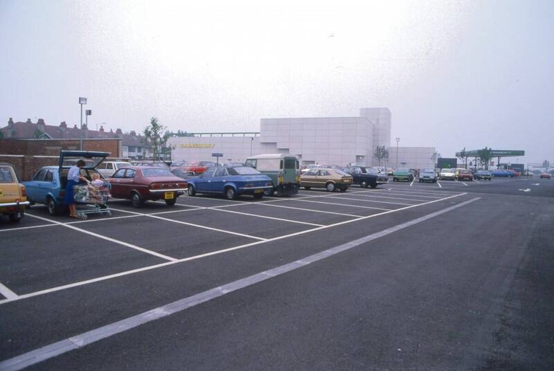 712672683_Birkenhead1982.thumb.jpg.d2066fa36416a83f4ce29e7f504eaa86.jpg