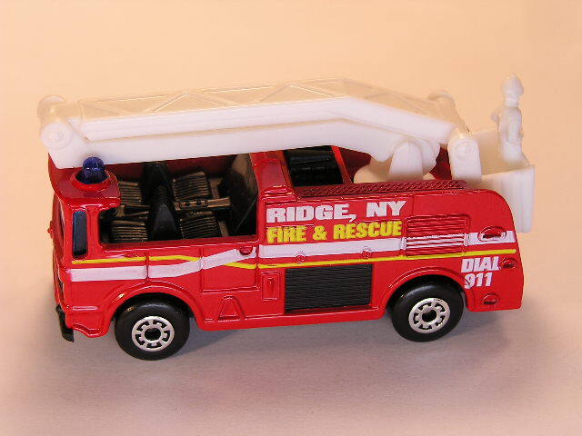 Matchbox_MB63_Snorkel_Fire_Engine_Ridge_New_York.jpg.d2b6521309f3fe70ed824c4ab263ec4e.jpg