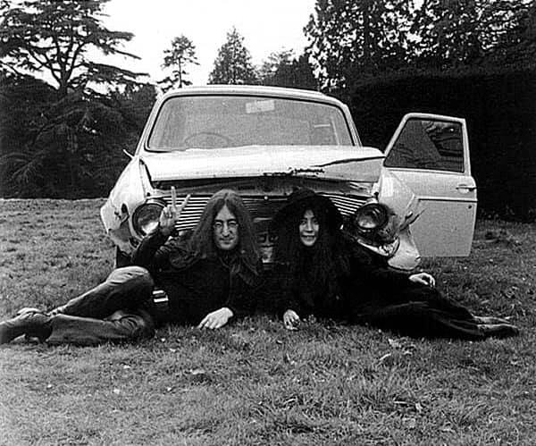 john-lennon-yoko-ono-tittenhurst_01.jpg.d3dae5b179b9fa3c54dad34d43e6c040.jpg