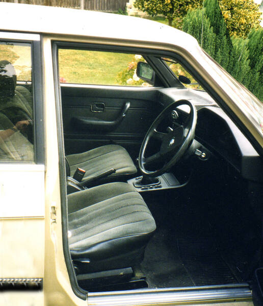 BMW 525i interior PGM 413X broad v2.jpg