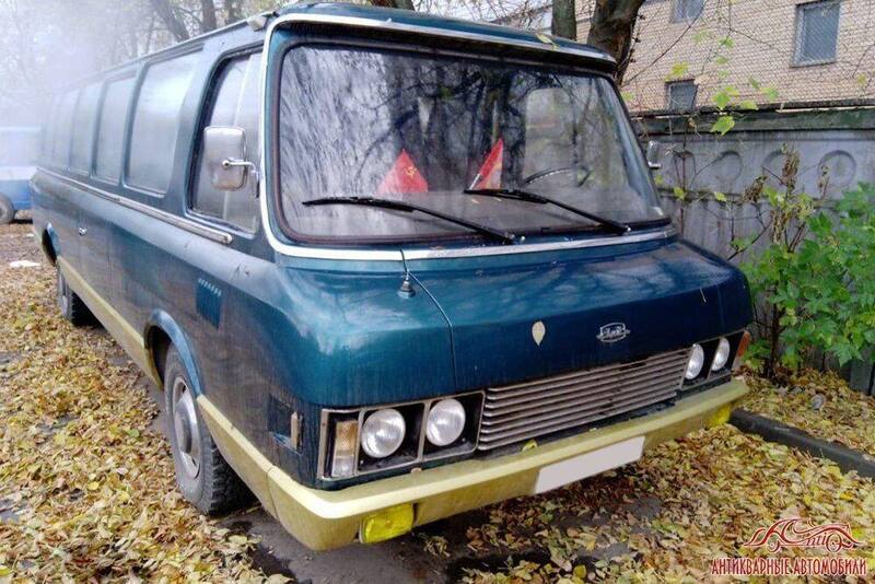 zil-3207_1.thumb.jpg.49997e6ea8f3764bfb877aaaefec259b.jpg