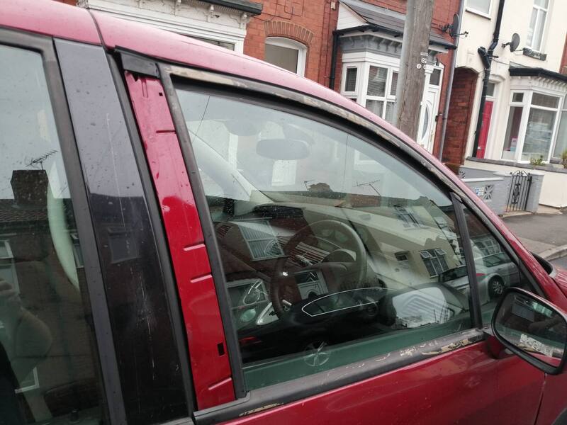 1766582395_citroenc8.thumb.jpg.4d709c2f67e7650f17d292f61e5154c6.jpg
