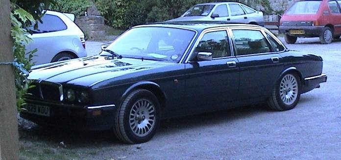 746060286_XJ6rearsprings!.JPG.a3f2dc21ddc2aec2165ff04bdc4af1e1.JPG