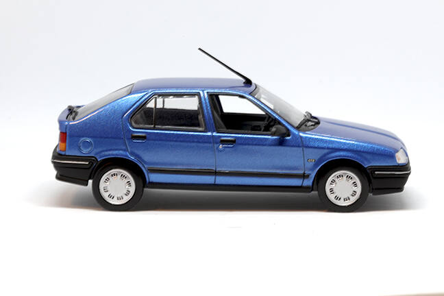 Renault-19-Phase-1-1990-5-door_1.jpg.952f172697cc2fdfeec79e561bfcbd24.jpg