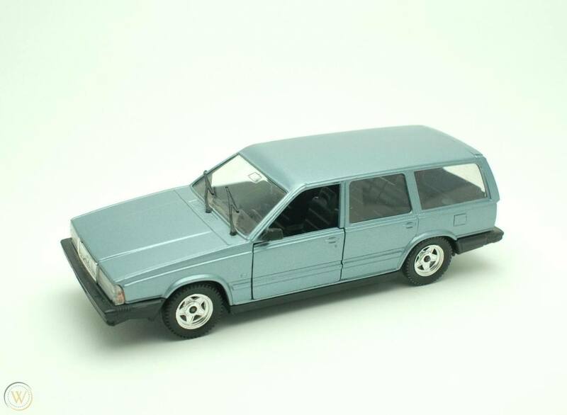 polistil-volvo-740-gle-wagon-classic_1_2101047150538ca37d758a55a857438a.thumb.jpg.fc72f68e94469c4adc58143fc47e2a95.jpg