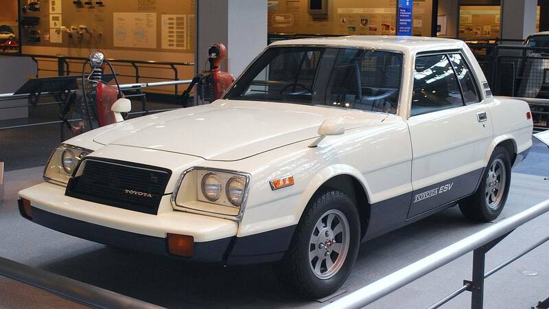 1280px-1973_Toyota_ESV_01.jpg