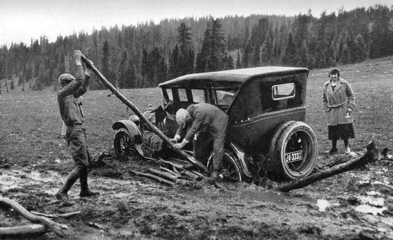 Stuc-car-stuck-in-mud-vintage.jpg