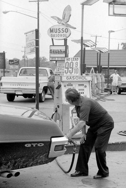 gas.thumb.jpg.d39898ef7a6bb955081d759ec98248c1.jpg