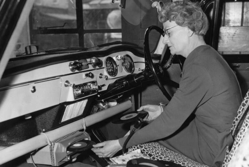 recordplayer.thumb.jpg.6e3fbe71813075ecbe5658069eb3ae15.jpg