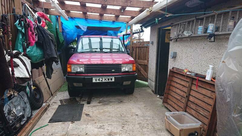 Range rover car port.JPG