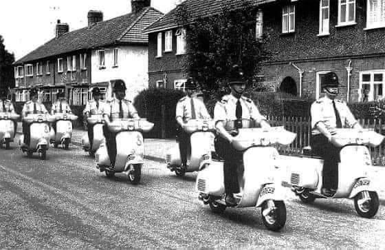 police.jpg.9af261e0a4b3564e4082fd58476754fa.jpg