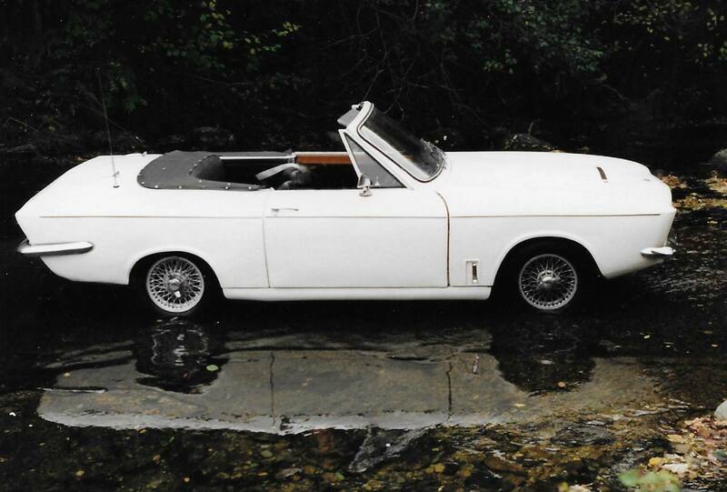 Bond Equipe convertible white XPF 272G empty.jpg
