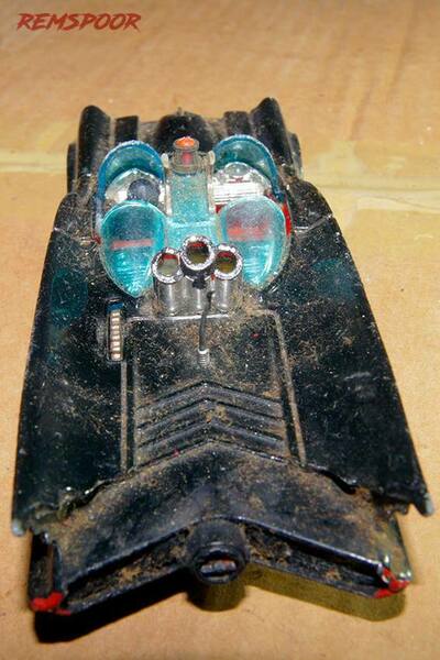 BatmobileRear.thumb.jpg.604f1e31850c47ad1c93633d7a0b0d0c.jpg
