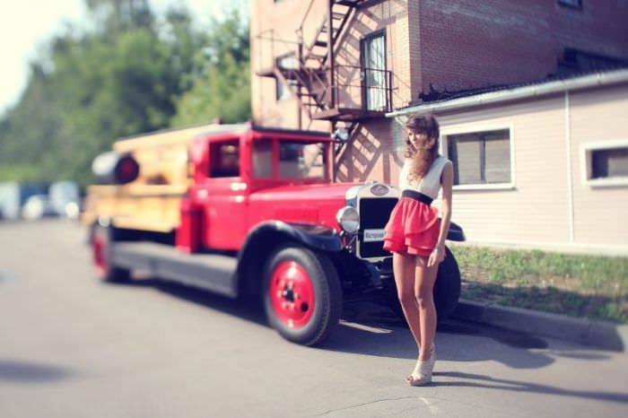1342647444_girls_and_retro_cars_55.jpg.dc05820b9811f878869688fead8365ce.jpg