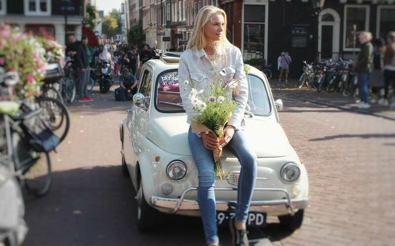 classic-cars-and-women.jpg