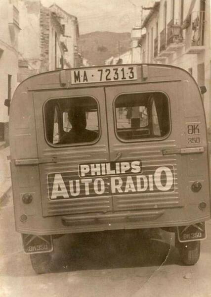 122247962_PhilipsAutoRadio.thumb.jpg.8a06f581f229aa962eaed305d129812f.jpg