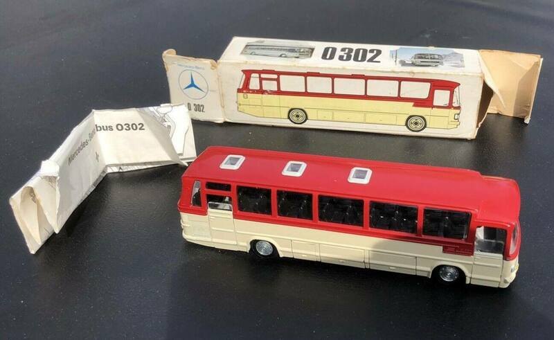 Kirk_Mercedes_Benz_O302_Bus.thumb.jpg.383b060e86b4aecd980b4fd1a8515810.jpg
