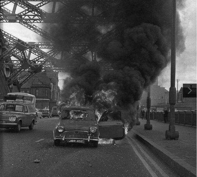 Fire on Tyne Bridge.JPG
