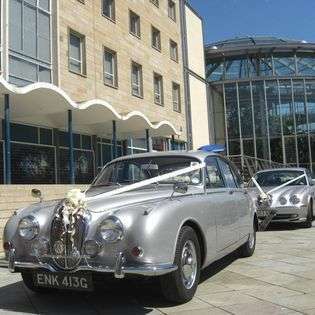 740704194_Daimler-Jagwintergardens.jpg.f61ec51c3104fd07de9e094d5c613620.jpg