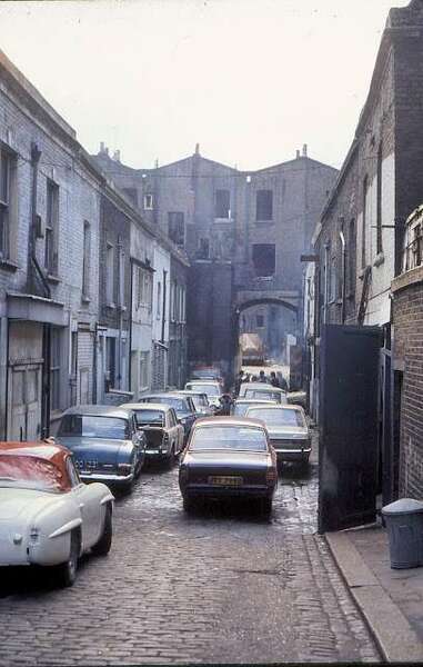 london-1974-21.thumb.jpg.bf9147ea9d4ccbefa15ce0fdc0003467.jpg