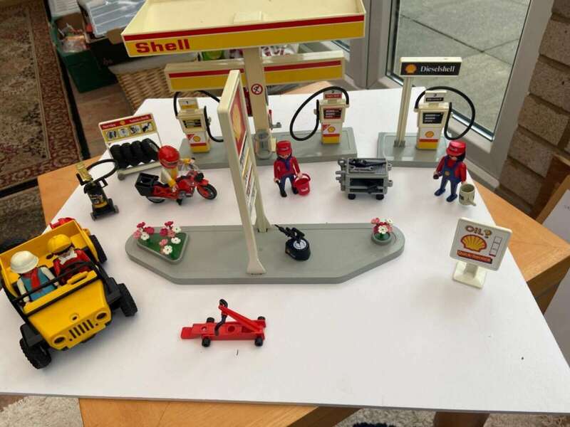 Playmobile_Shell_Garage_1980s_setup.thumb.jpg.4e9815e169caee697166c4b90814782c.jpg