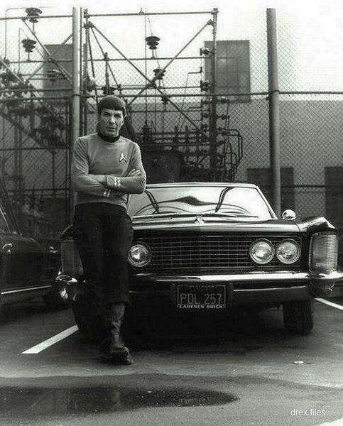 795234999_LeonardNimoy.thumb.jpg.2da55b0f05169c220dc3ee296e0cc40b.jpg