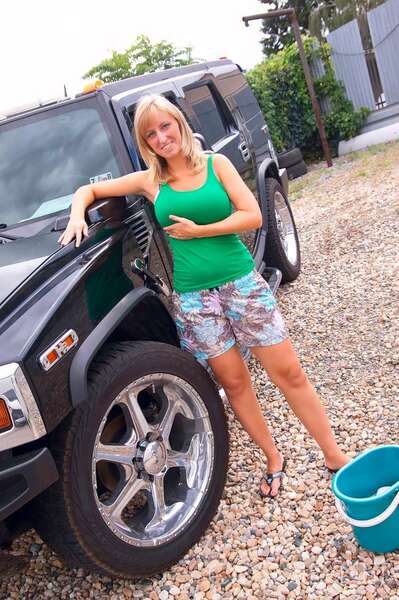 wpid-curvy-blonde-nikol-washing-a-car-with-her-big-butt-and-big-tits-out-in-the-sun1.thumb.jpg.99b56ebaac83f2bdbb507a7162006bd3.jpg