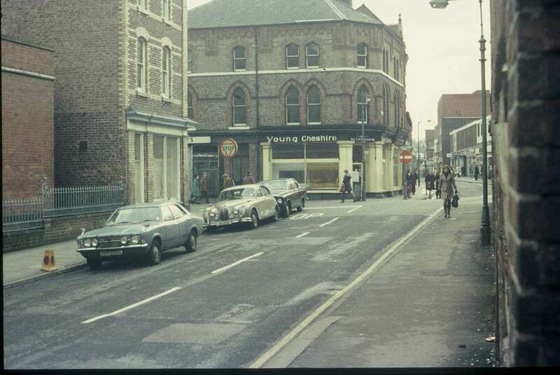 Altrincham.thumb.jpg.9c3703e55f4511934693381572963ada.jpg