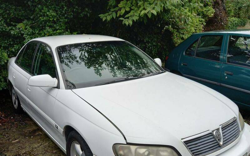 2002-vauxhall-omega-v6-special-651acc9a18804.jpg