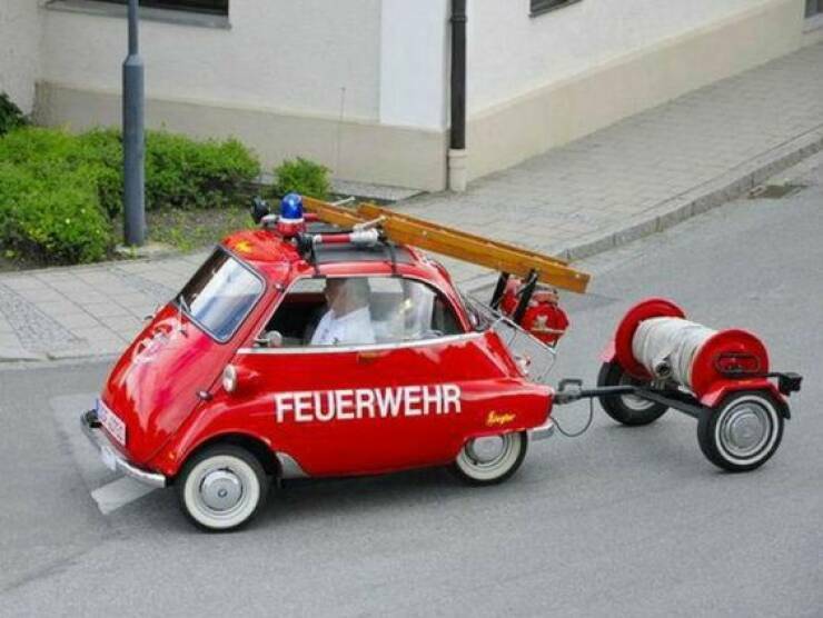fireengine.jpg.5c17ff4c5d7eb950415c9cc4c3dde2b0.jpg