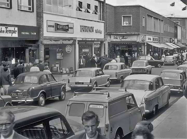 shoppingstreet.jpg.42e7a64224a675f355676b186c67a856.jpg