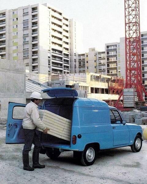 FidC3A8le20compagnon20de20travail202023renault4l20234lfourgonnette.thumb.jpg.c21f6888993e0c7dd453969e3001cf7d.jpg