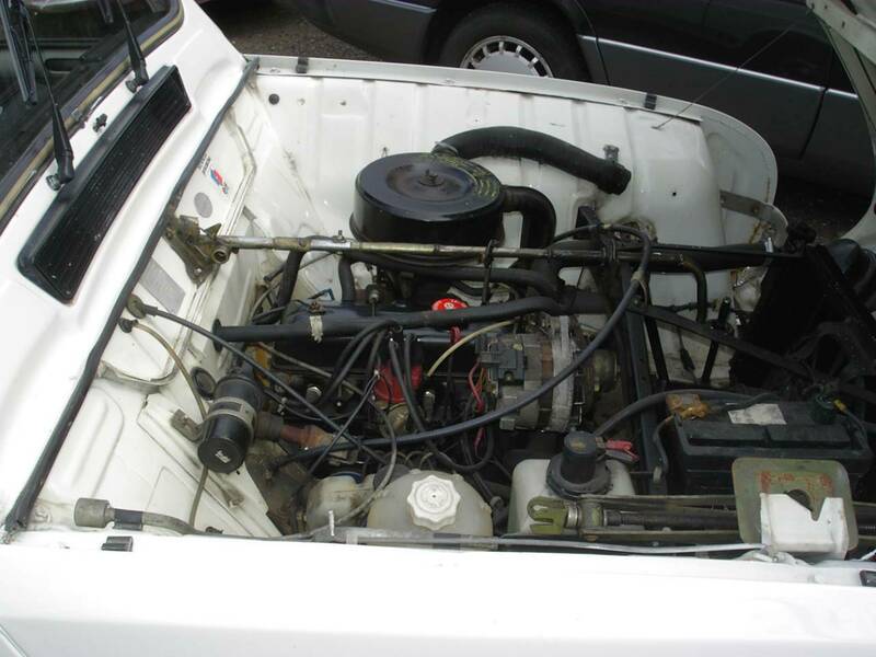 Renault 4 Engine 4-8-05 03.jpg broad.jpg