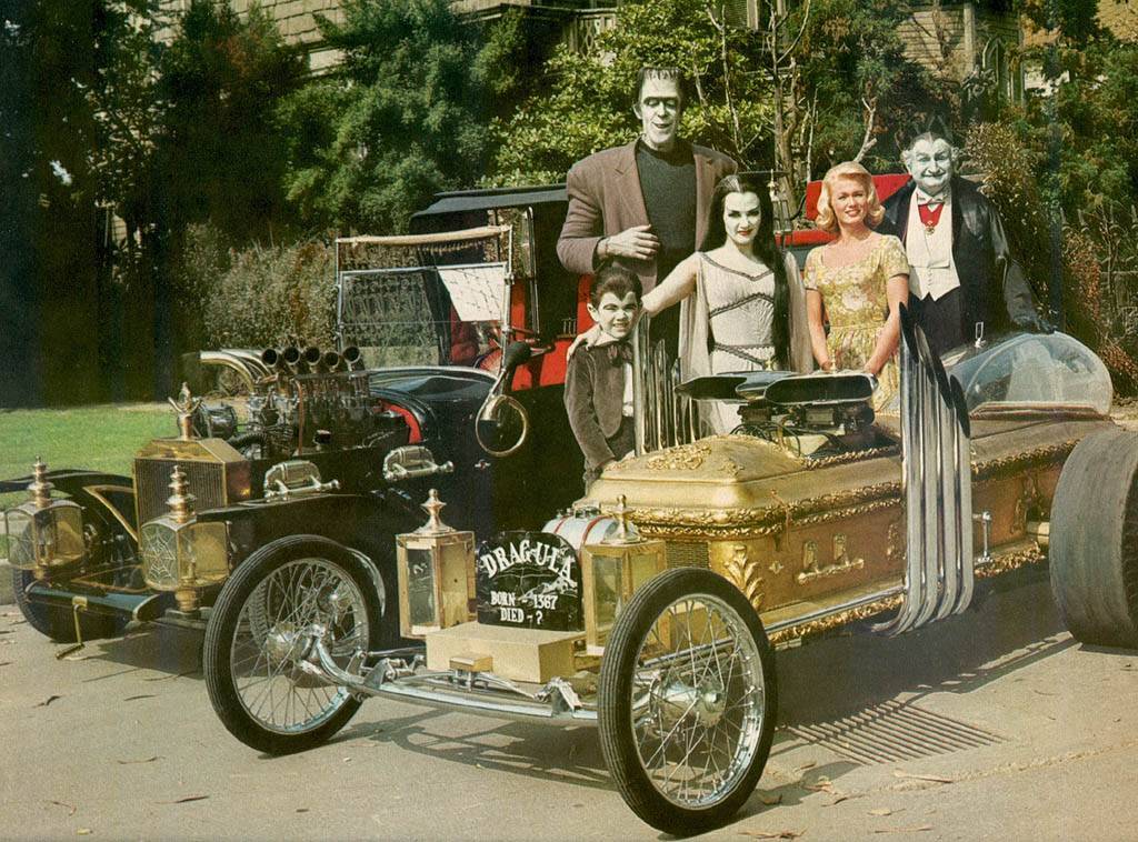 Munsters_Cars.jpg.9cce7615e5996c1f391166e5125dcf9d.jpg