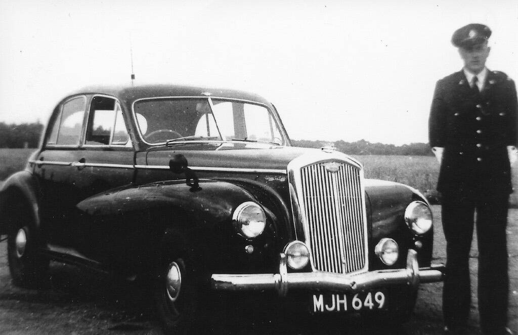 1950_Herts-Wolseley-6-80-MJH649-PC-Richardson-1.jpg.532134e4d1eb1d4b47248b0b746162a2.jpg