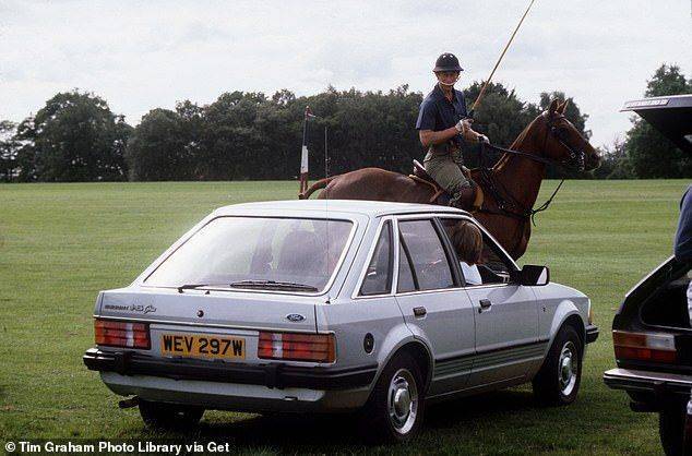 FordEscortcarPrinceCharlesgavePrincessDianaisupforauction.jpeg.2e4c3d530f251048a07feb94077e9d58.jpeg