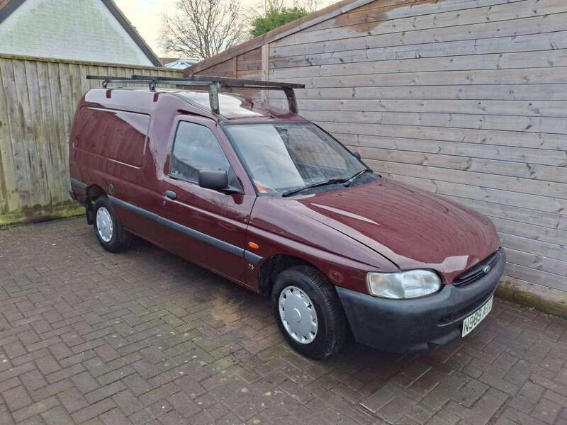 1995-ford-escort-679a6fe19a60b.jpg