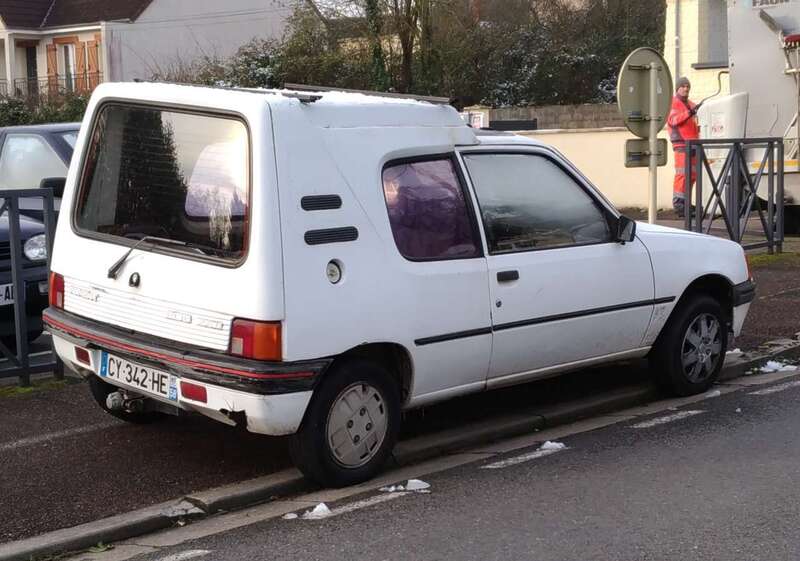 Peugeot_205_Multi_XAD_(39461907824).thumb.jpg.72653891762ee1783cf1ebf1aa172b8a.jpg