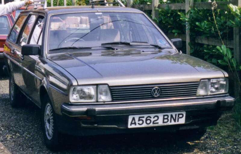 VW Passat Estate A562 BNP broad.jpg