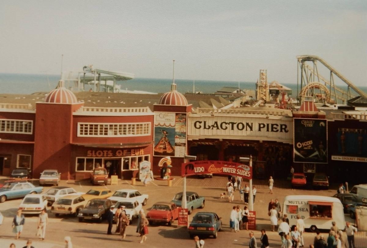 clacton.jpg.7c589302b939836666fdbaf00024b35d.jpg