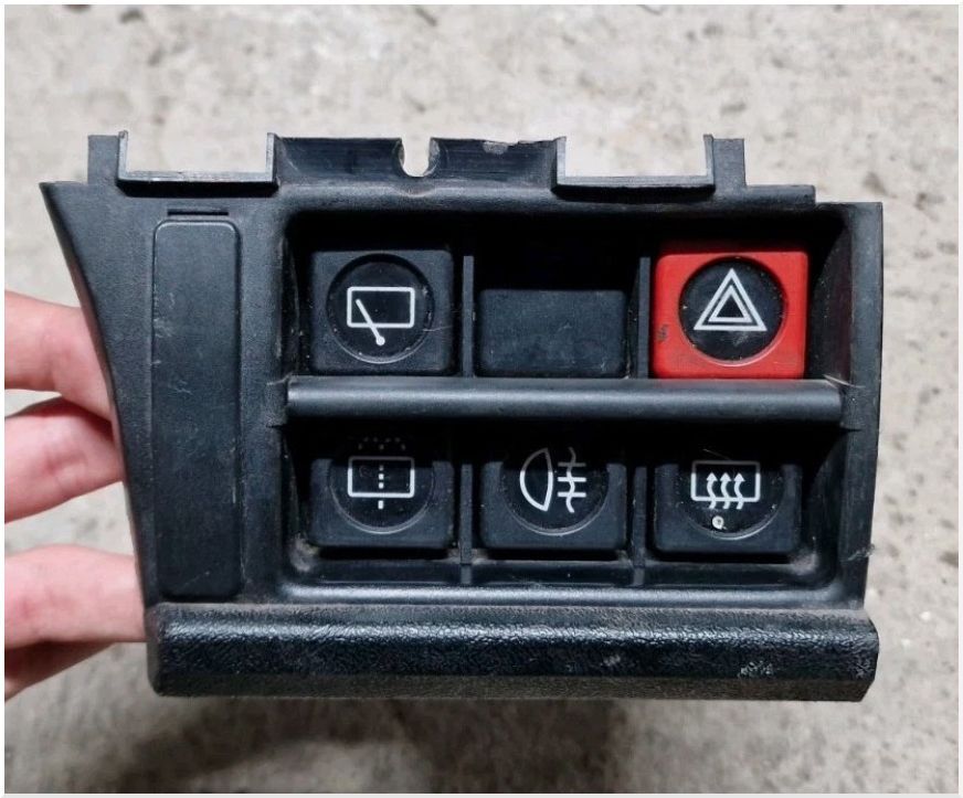 ambyswitch.jpg.59cb5339491940c5a50c76af49166c31.jpg