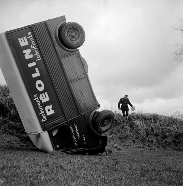 nosedive.jpg.1ed6c263440760182202db6106816eab.jpg