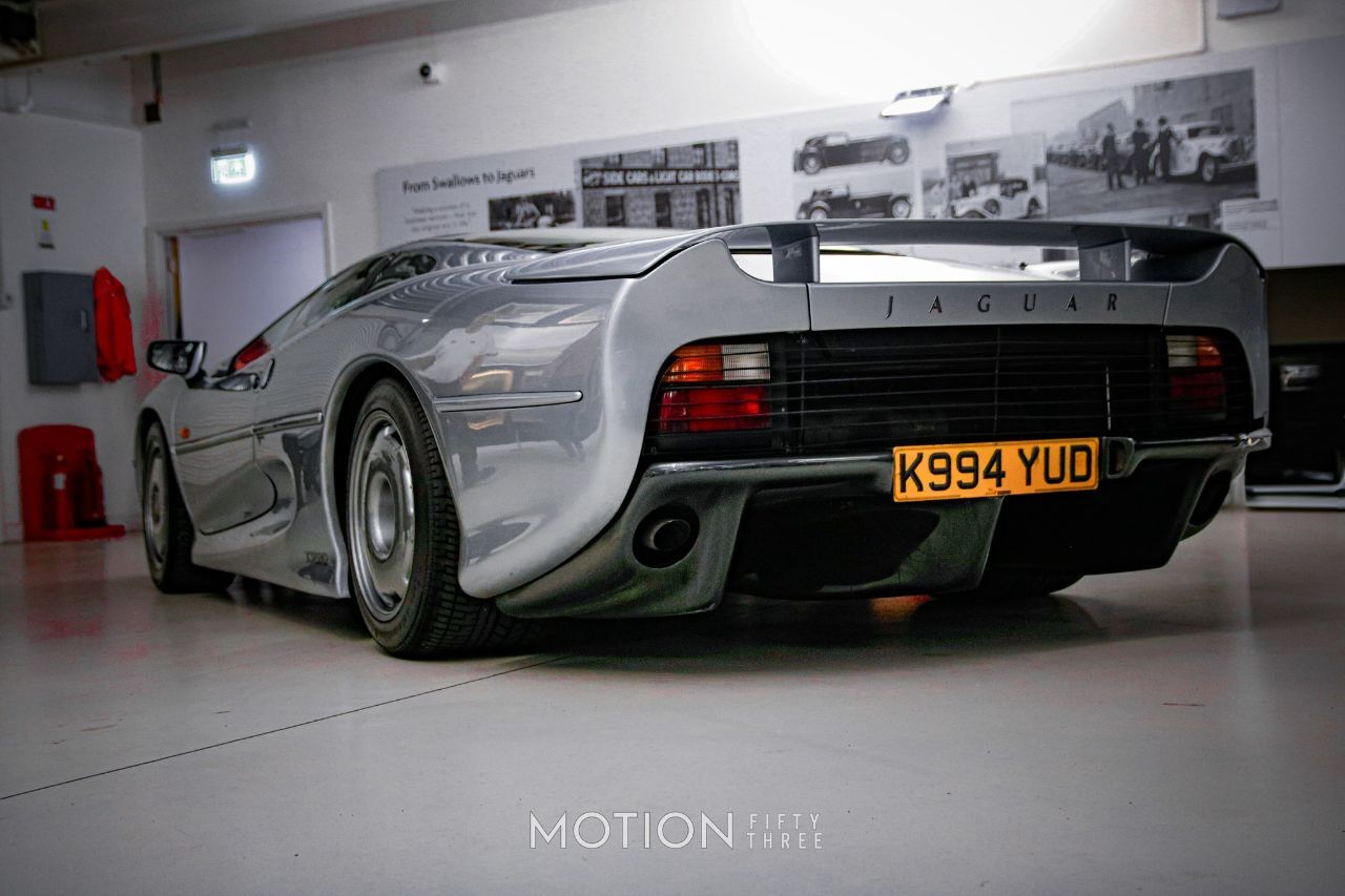 xj220.jpg.259c90af82b20a689cf9130394850070.jpg