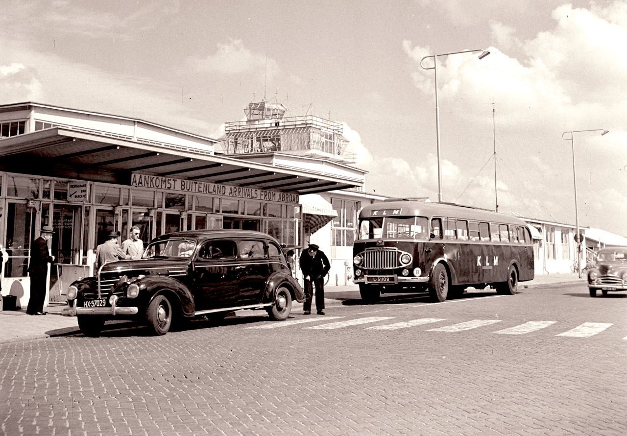 klmbus.jpg.5c44441430bd8ced9af04cb3a6613d25.jpg